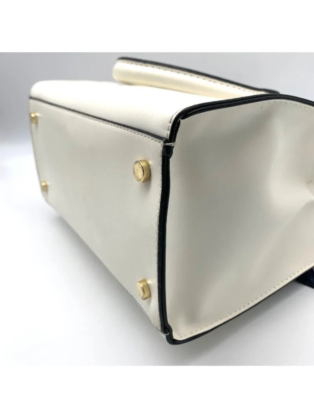 Crown & Ivy White Convertible Crossbody Satchel